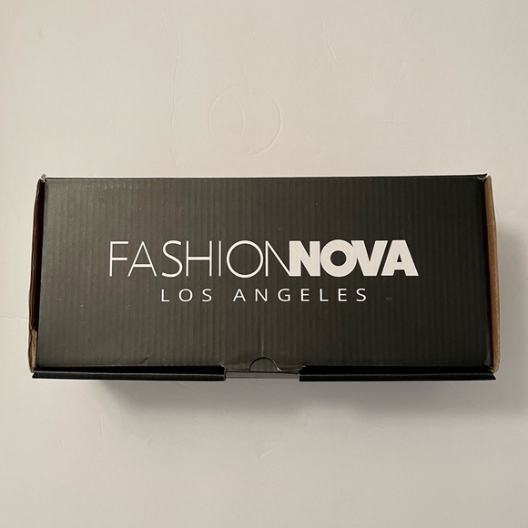 FASHION NOVA Warm and Fuzzy Slides - Picture 5 of 9